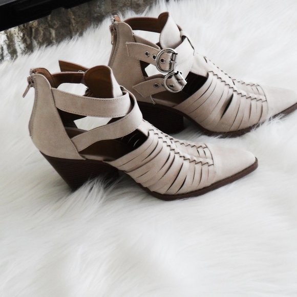 Qupid Light Tan Faux Suede Shoes - Size 9 - Picture 6 of 10